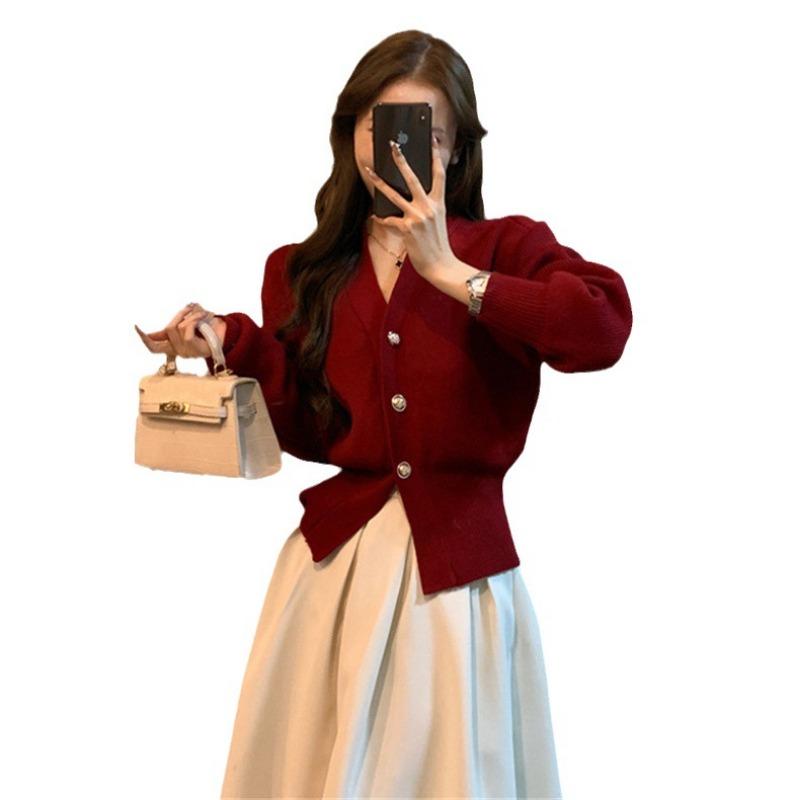 Design Sense Red V-neck Temperament Sweater Jacket Women's Autumn and Winter New Fashion Single-breasted Knitted Cardigan Top Trendy