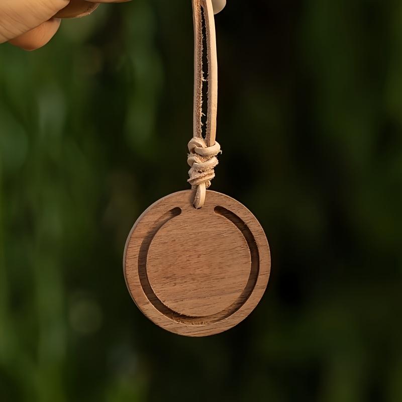 

1PC Round Premium Wood Diffuser - Handmade from White Wax Wood and Black Walnut - Elegant Car Suspension Aroma Accessories
