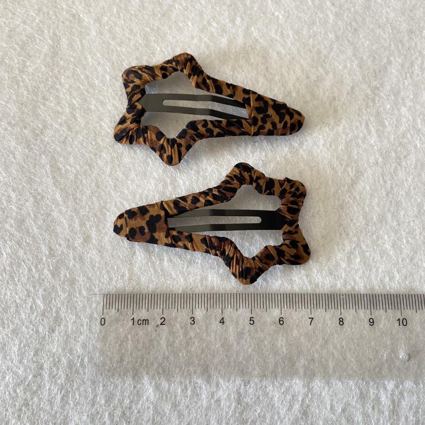 

2 шт. Модная ретро заколка-клип с леопардовым принтом для челки, простая темпераментная модная боковая заколка, заколка для непослушных волос, шпилька Size fits all