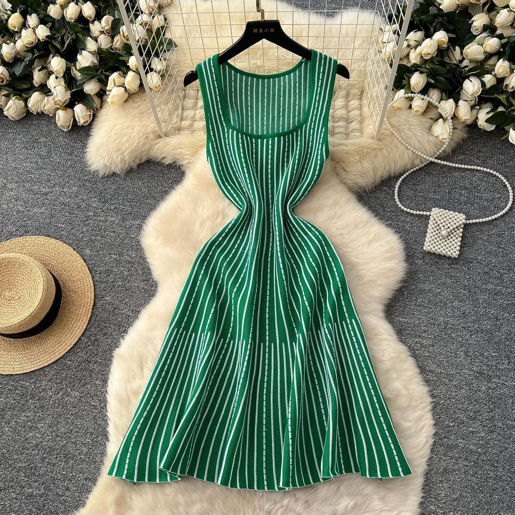 High-end niche square neck sleeveless striped knitted dress for women's summer waist and thin a-word sweater vest skirt
