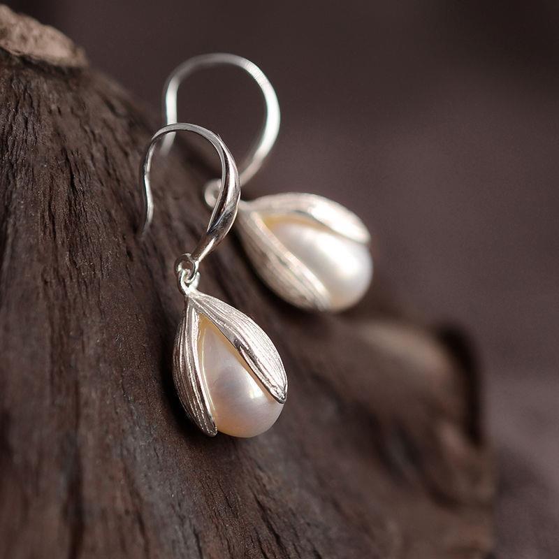 

Light Luxury, Simple Retro High-end Earrings, Natural Earrings, Feminine Temperament, Fashionable Earrings, Female Earrings, Pendants