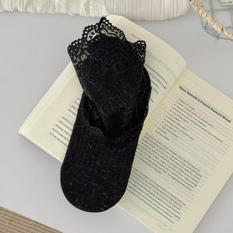 Chic French Lace Trim Socks: Sweet Miu-Style Ankle Socks for Spring & Summer