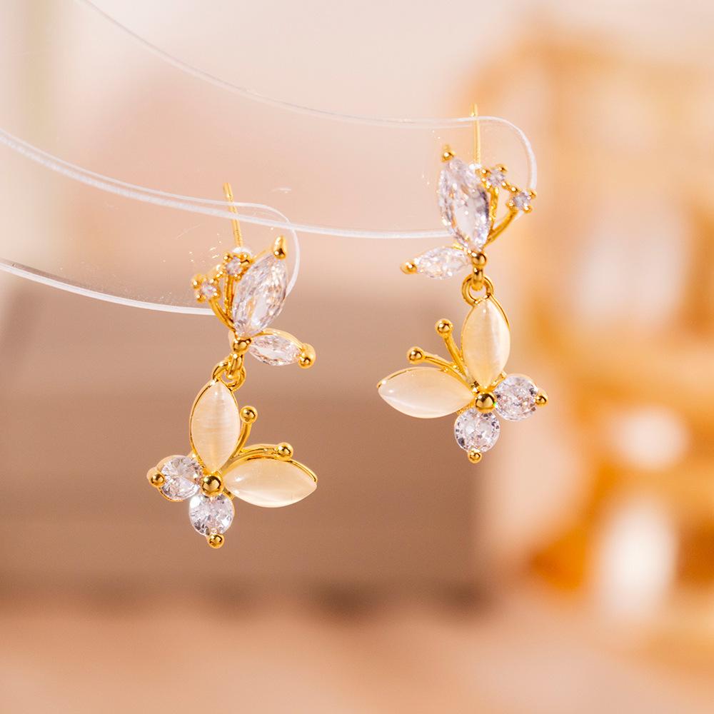 Simple Zircon Butterfly Earrings Light Luxury High-end Stud Earrings Temperament Fashionable Sweet Pearl Earrings Women