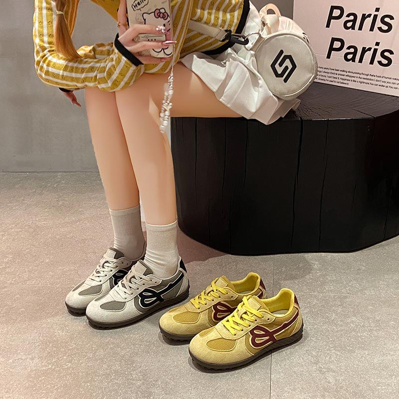 Damen Sommer Retro Mesh Casual Atmungsaktive Kleine Weiße Schuhe mit Dicker Sohle Weichsohle 2025 Neue Deutsche Trainingsschuhe Weiches Leder Sportschuhe