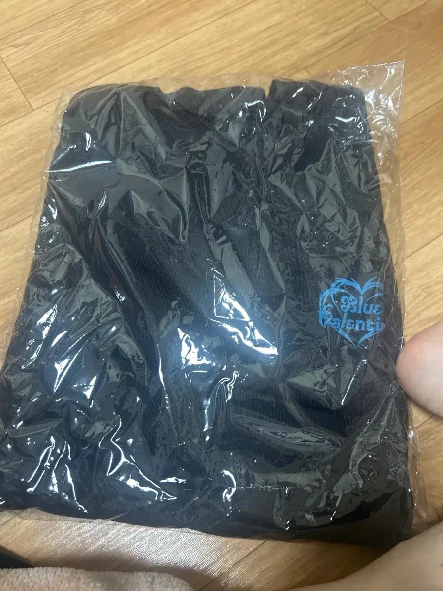 

NMIXX Blue Valentine One-to-One XL