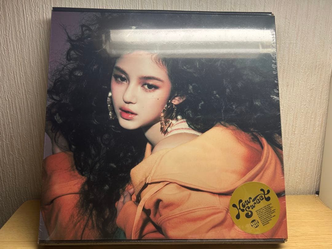 

[USED] New Jeans How Sweet & Bubble Gum