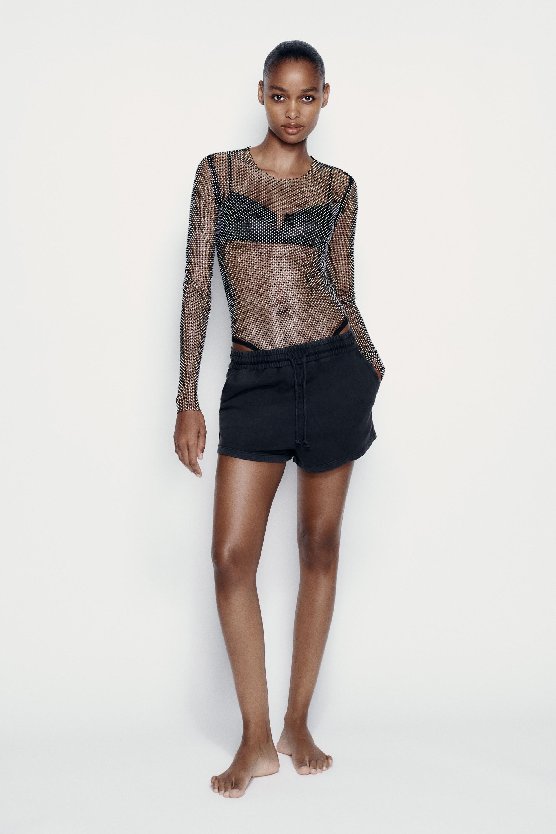 

СЕТЧАТОЕ БОДИ СО СТРАЗАМИ