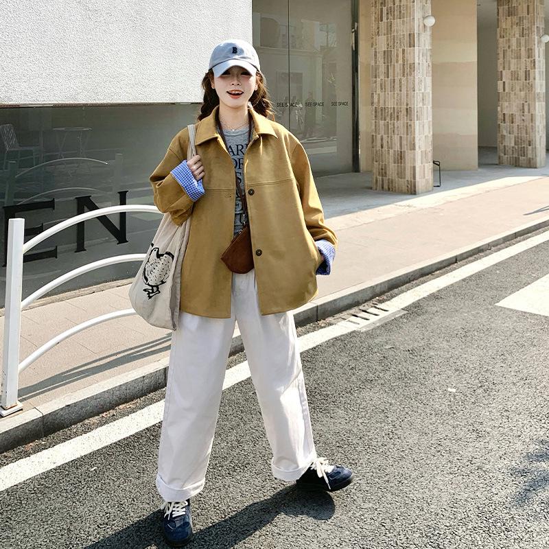 2025 New Korean Suede Lapel Jacket: Chic, Timeless, Age-Defying Style.