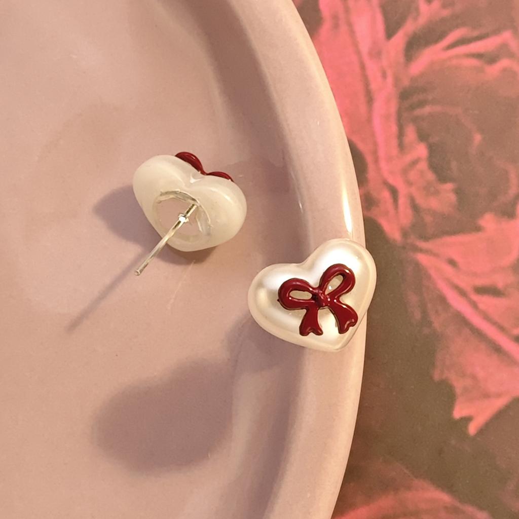 French Sweet Love Bow Pearl Stud Earrings, Autumn And Winter Retro High-End Fashion Temperament Earrings