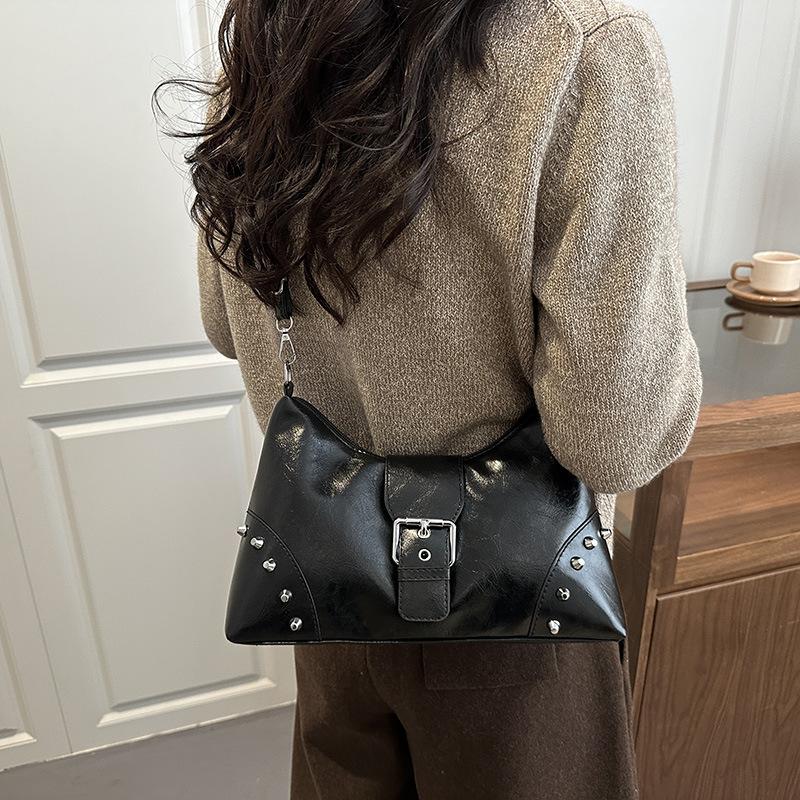 Vintage Y2k Weiche PU Schulter-Achseltaschen für Damen Schloss-Nieten-Design Damen Umhängetasche Einfarbige Coole Heiße Mädchen Handtaschen