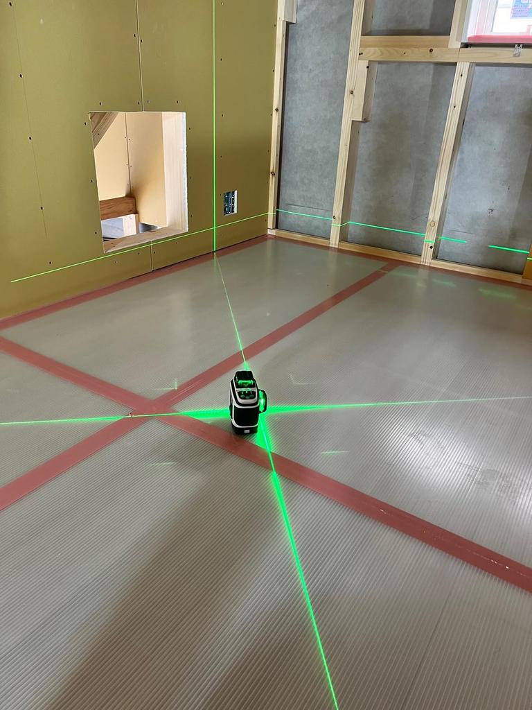 Niigata Seiki SK Green Laser, Full Black, Class 2, 360-Degree Emission, 3.7V Lithium-Ion Battery, GMW-360FL