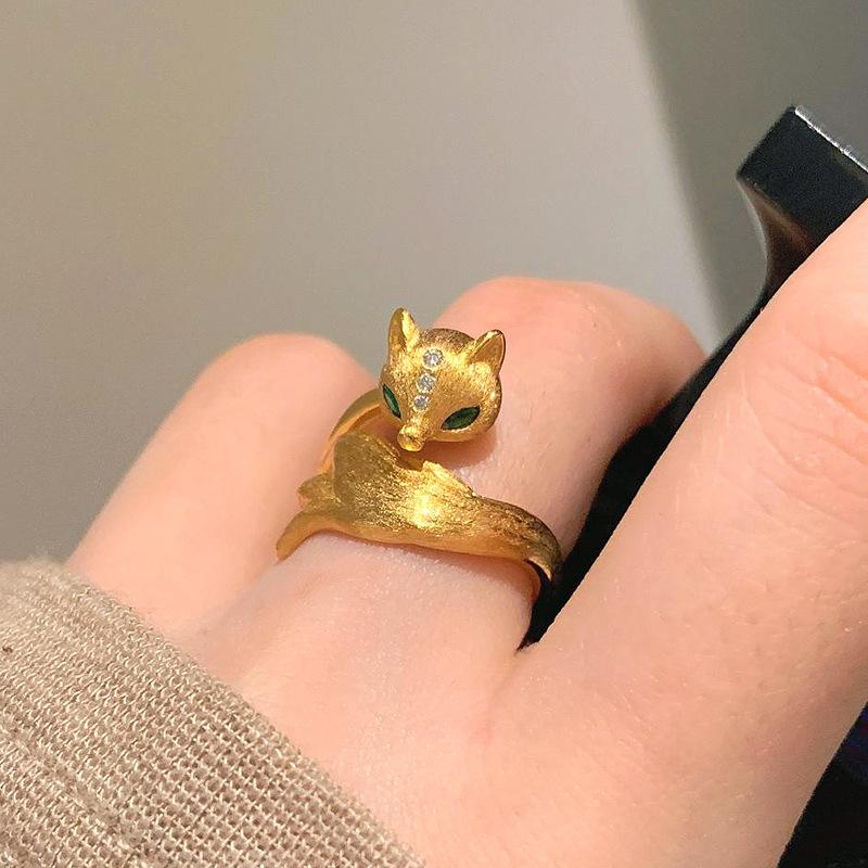 New in Trendy Dazzling Spirit Inlaid green diamonds Fox rings for women Light Luxury Exquisite Ring Party Wedding