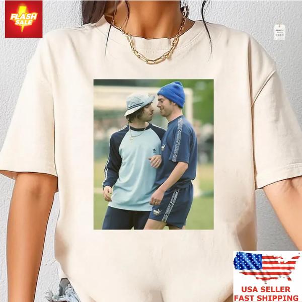 

Damon Albarn And Liam Gallagher Vintage Britpop Rock Band Graphic T-Shirt Limit Unisex T-Shirt XXL