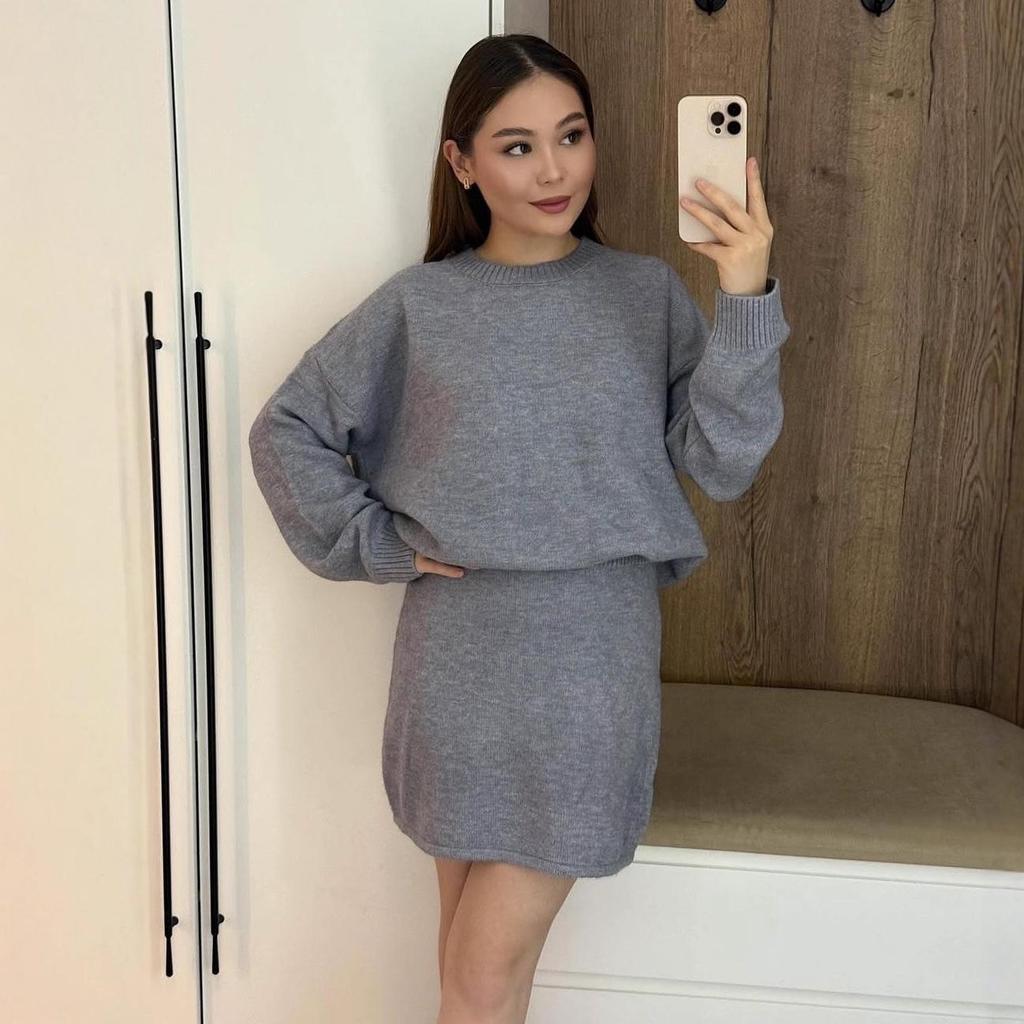 Autumn 2025 Elegant Long-Sleeve Knit Dress for Women