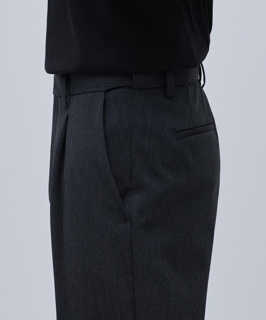 Musinsa Standard Recycled One-Tuck Relaxed Tapered Hidden Banding Crop Slacks [Charcoal Gray]