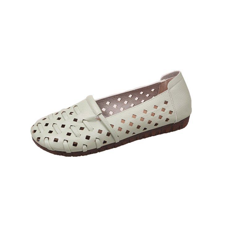 Summer New Breathable Hollow Women's Doudou Shoes Soft Sole Soft Surface Flat Bottom Comfortable One-pedal Single Shoes Large Size Mother Shoes