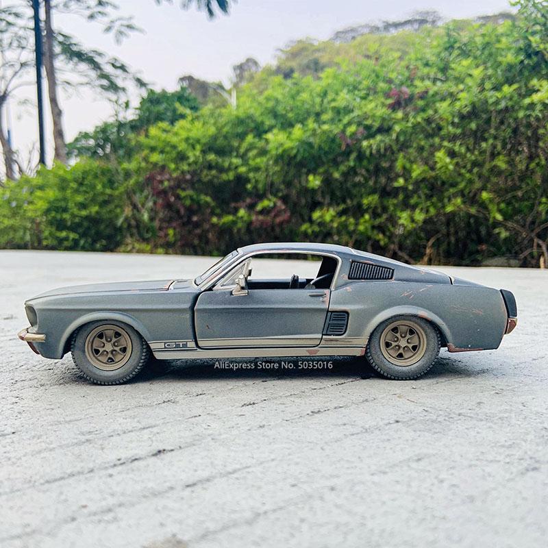 AJL1  Maisto 1:24 Old 1967 Ford Mustang GT Simulation Alloy Car Model Crafts Decoration Collection Toy Tools Gift