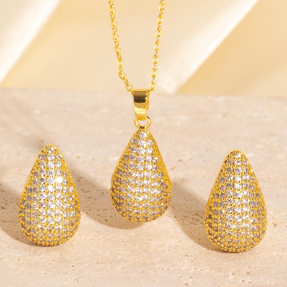 Trendy Water Drop Necklace Women Luxury Elegant Fashion Pendant Necklace