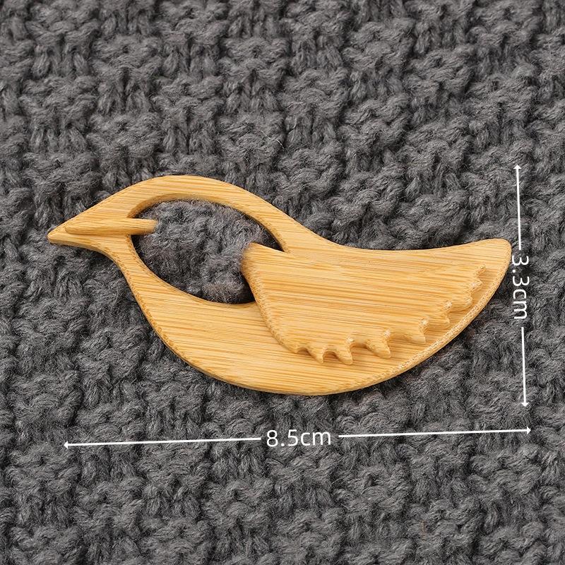 Brooch Pin with Woodenanimal Pattern