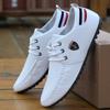 2024 einfarbig rutschfeste Herren Fahrschuhe Frühling Herbst Neue Leder Atmungsaktive Herren Peas Schuhe Britische Casual Sneakers botas