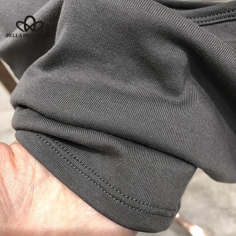 Wewnętrzna kamizelka z kamizelką, wiosenna koszula z podszewką, damska zewnętrzna, nosząca biały piękny pasek z napierśnikiem, owinięty top