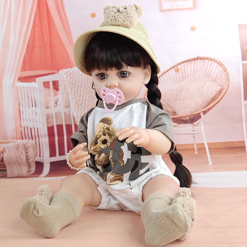 55cm Weiche Gummi-Babypuppe - Singt, Sitzt, Liegt - Perfektes Kindertagsgeschenk