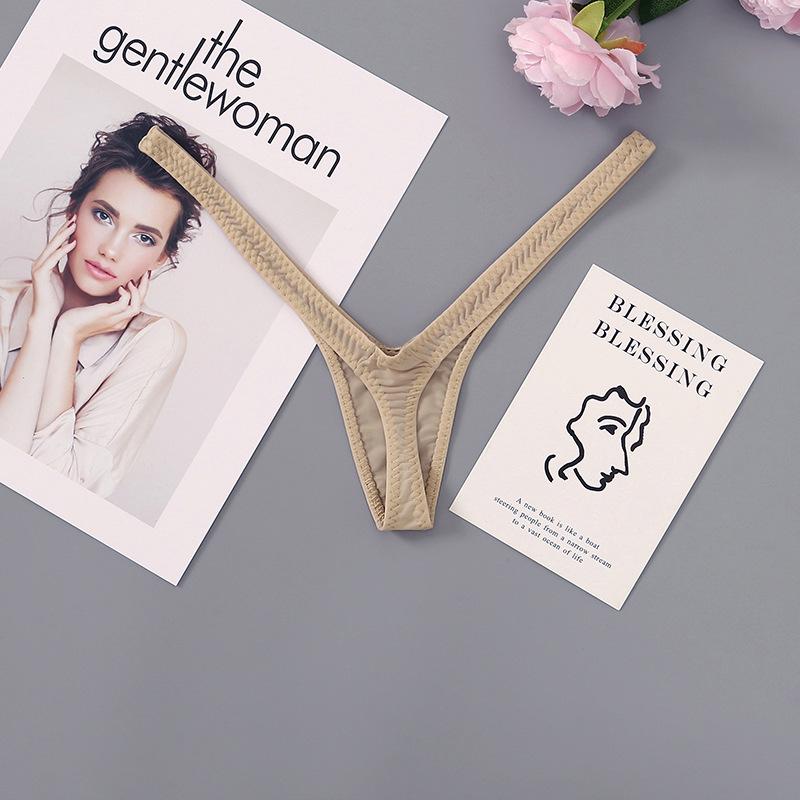 Sexy Deep-V-Tanga: Damen-T-Hose im Stil 'Pure Desire'