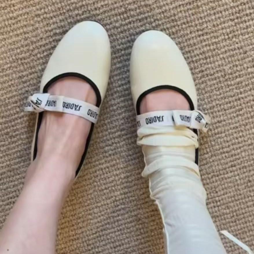 

Sheepskin version~ Xiaoxiangfeng shallow mouth gentle Mary Jane shoes women s word with bow round head flat bottom versatile single shoes 40