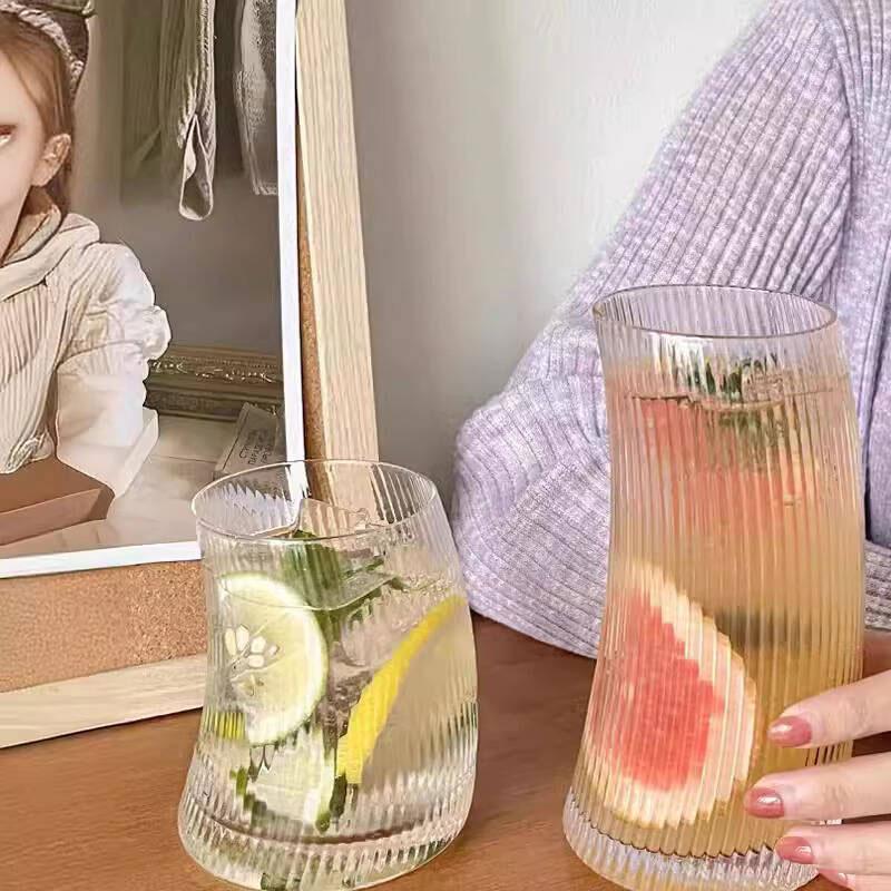 325ml/500ml Cocktailgläser Tassen Transparente Gestreifte Tassen Kreative Haushalts-Mondsichelförmige Tassen Outdoor Camping