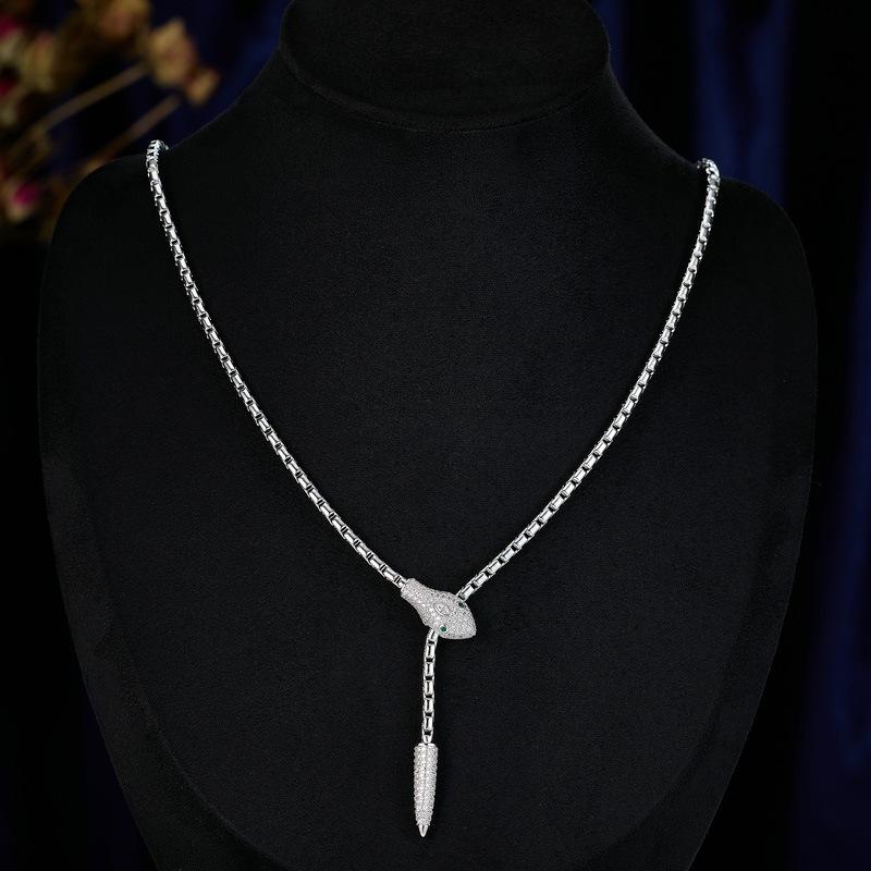 Heavy industry collarbone chain, high-grade zircon pull rope snake necklace, versatile neck chain