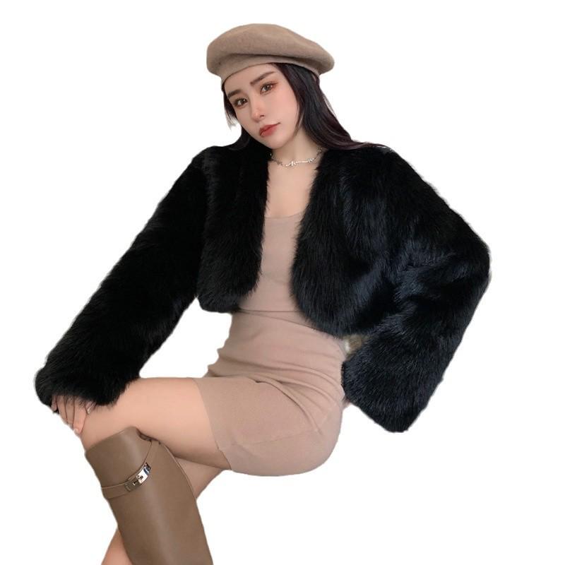 Women's Trendy Faux Fur Eco-Friendly Winter Coat - Short, Plush, and Stylish