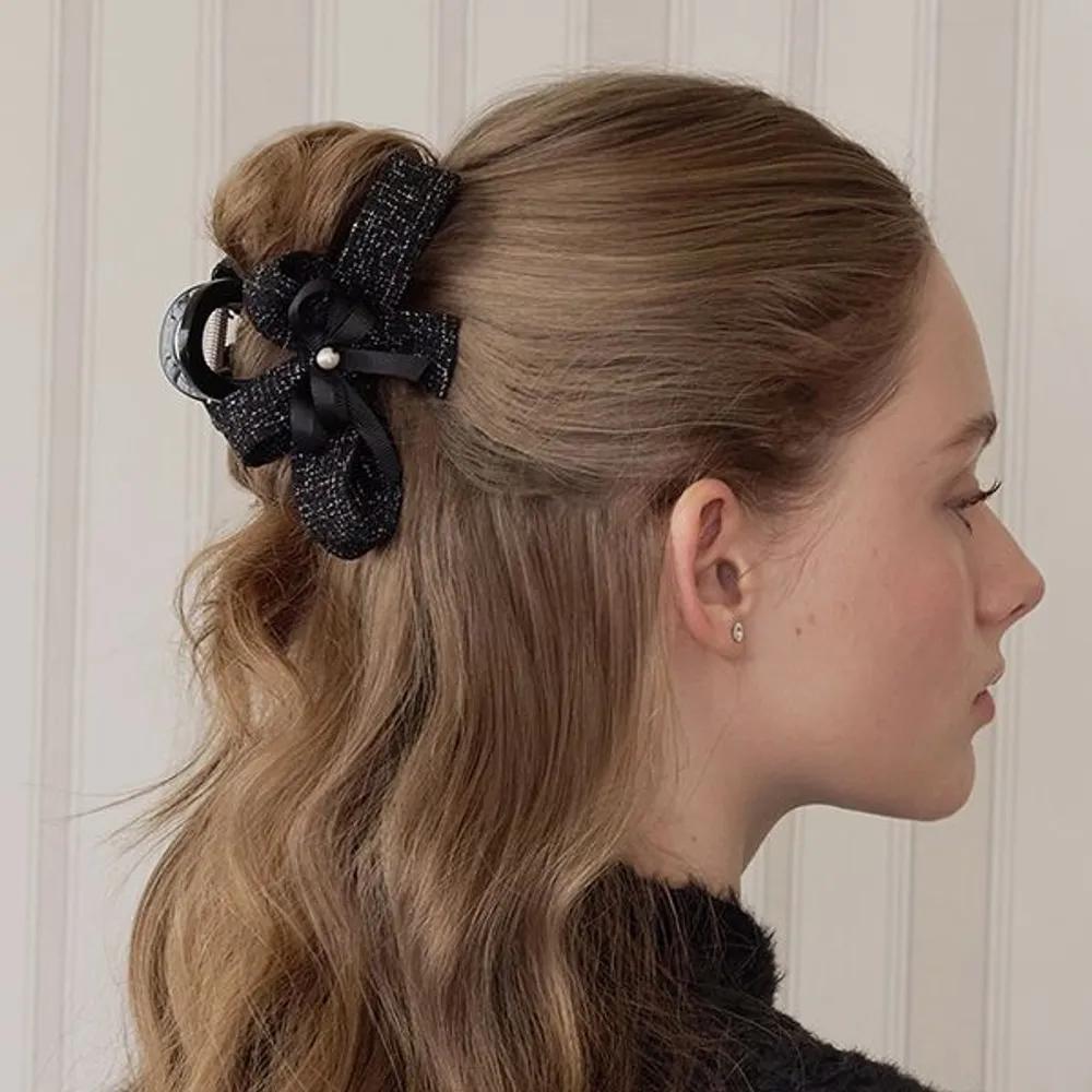 Wendy Tweed Hair Clip JP-25-169CC black