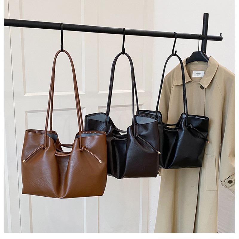 Casual Retro Portable Tote Bag Trendy Commuter Winter New Maillard Large Capacity Shoulder Bag