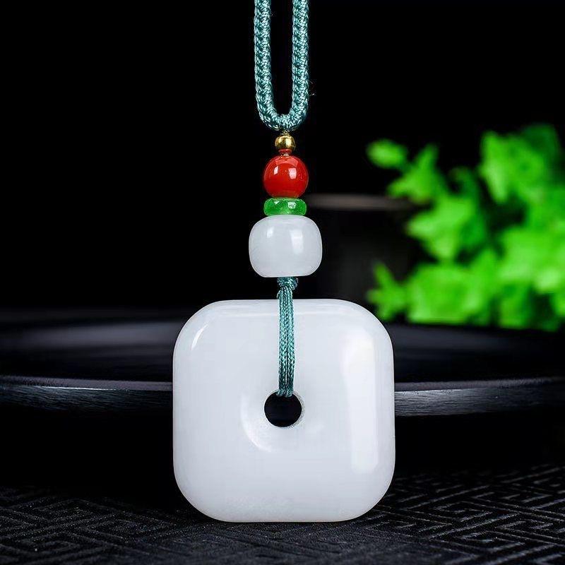

Pendant Ping an Wu Shi Brand Mutton Fat White Ping an Buckle Gourd Necklace 50CM