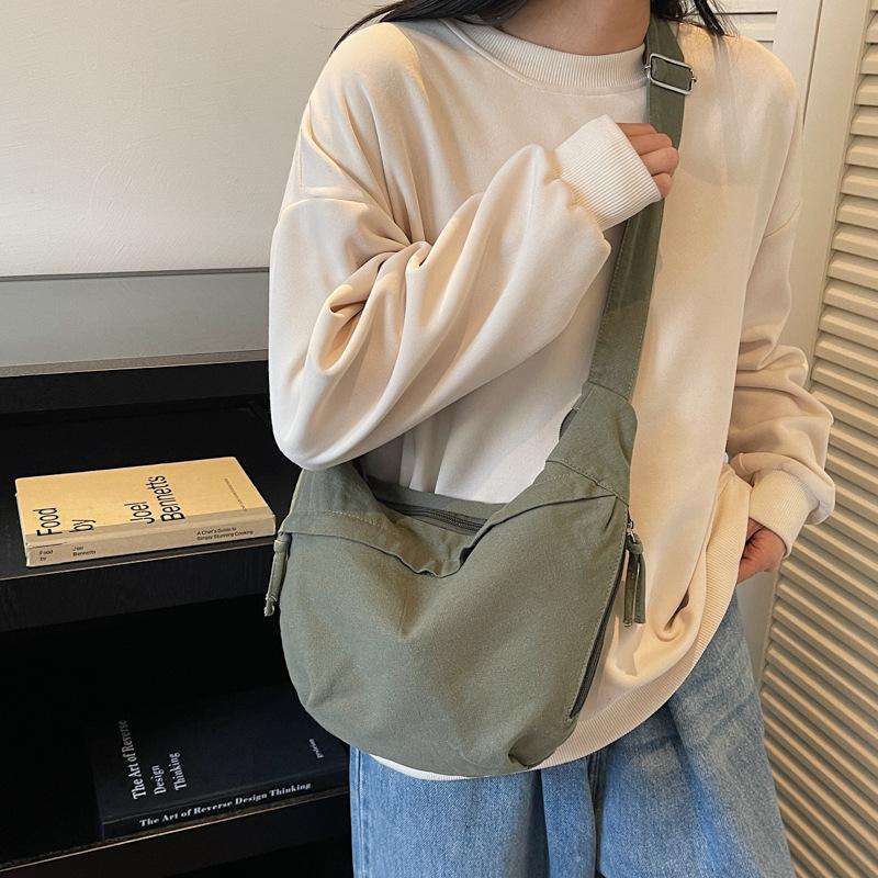 Nylon Dumpling Bag Women's Messenger Bag Autumn and Winter Leisure Shoulder Backpack Large Capacity Sports Light Bag