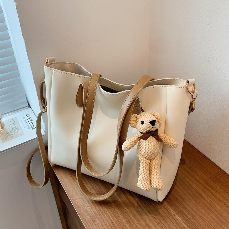 Large Capacity Bag Summer New Trendy Fashion Shoulder Bag Versatile Commuter Niche Design Tote Bag