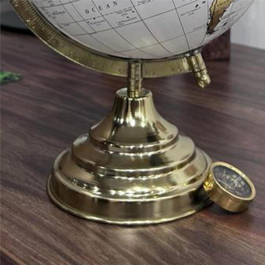Dekorativer 8-Zoll-Tisch-Drehglobus mit goldenem Bogen und Sockel, Heimdeko-Artikel mit Goldfolienprägungskarte, weiße Farbe