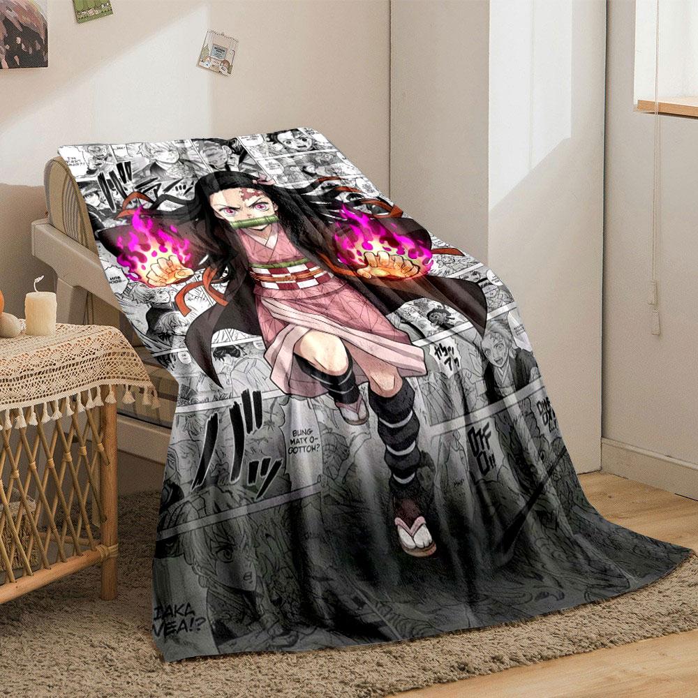 Zentrale Figur mit flammenden Händen inmitten einer schwarz-weißen Collage im Manga-Stil. Decke für alle Jahreszeiten Mittagspause Überwurf Geschenk