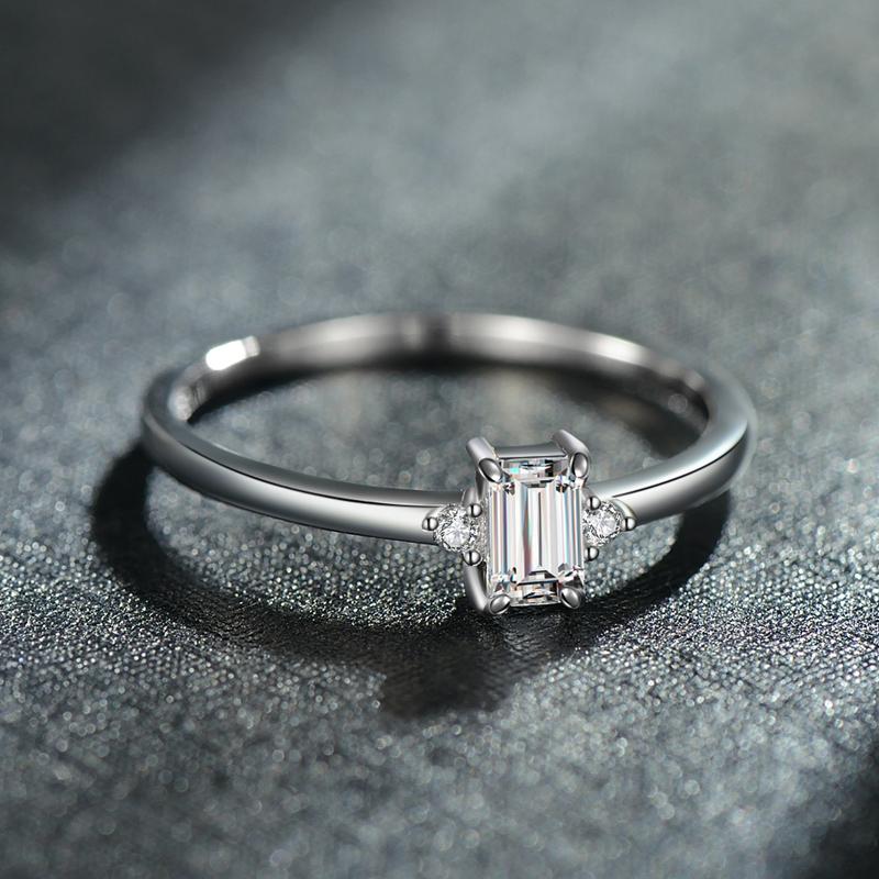 Modian 925 Sterling Silber klassischer Charme Smaragdschliff Zirkonia Fingerringe für Frauen hypoallergener Hochzeitsschmuck