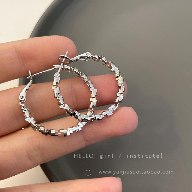

Round earrings for women s ear buckles light luxury exaggerated circle ear jewelry versatile срібний