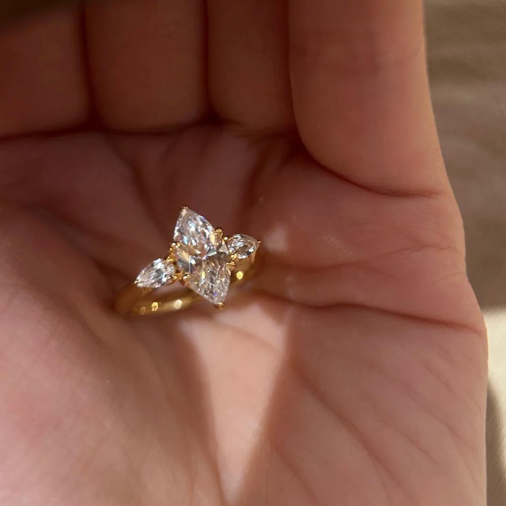 Light Luxury High-End Temperament Large Horse Eye Zircon Ring Fashion Simulation Moissanite Engagement Ring Diamond Ring