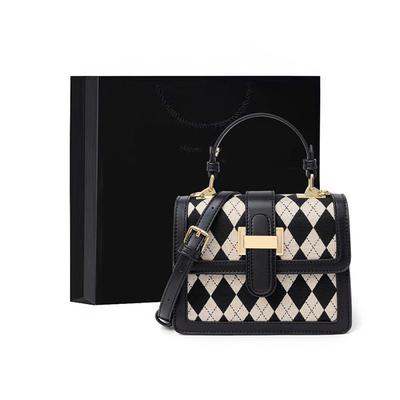 Light Luxury Women's Bag New 2023 Niche Foreign Style Single Shoulder Crossbody Net Red Handbag Length 19.5cm High 14cm Wide 8.5cm