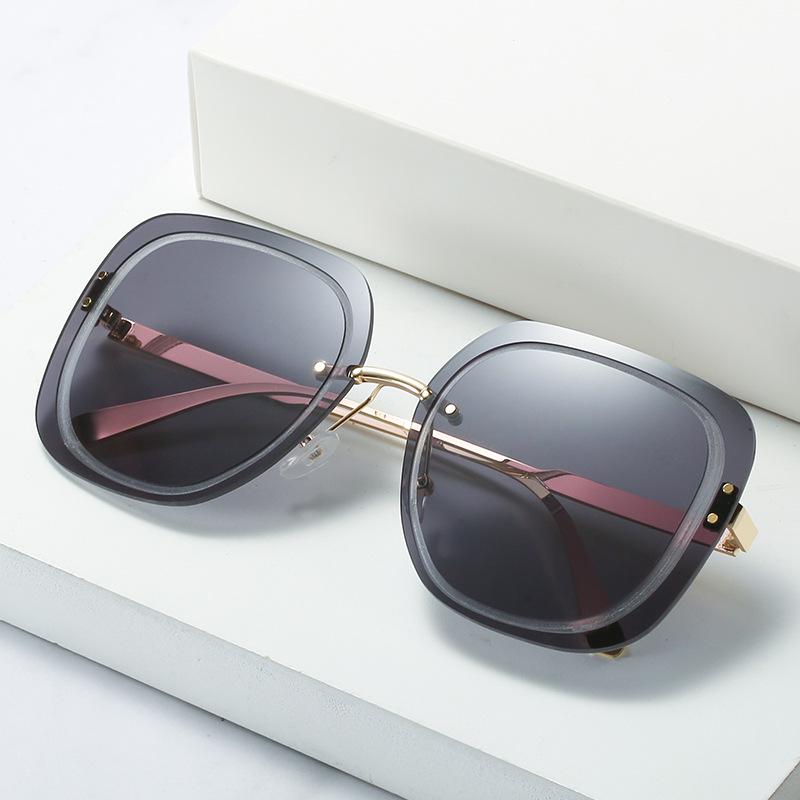 2021 European and American Square Frame Sunglasses with Rice Nail Grooved Lenses for Women