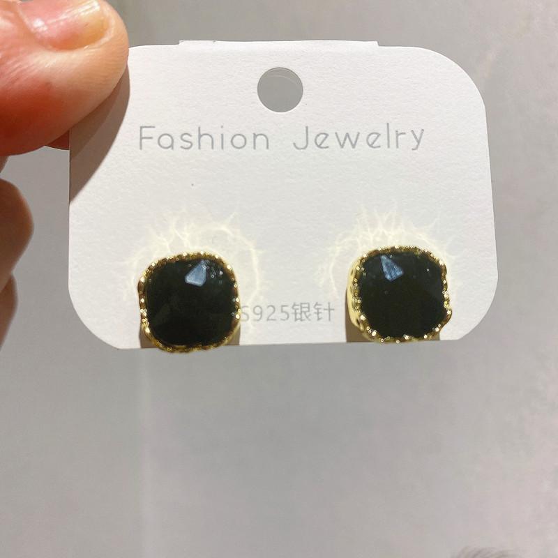 Silver Needle-shaped Square Diamond Stud Earrings for Women
