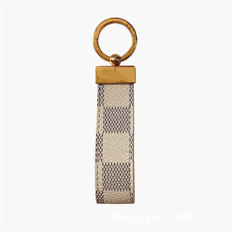 Trendy Leather Keychain: Classic European & American Style Ornament