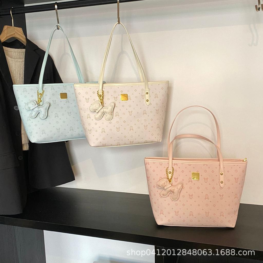 Niche leisure feeling single shoulder big bag women 2025 new large capacity simple commuter underarm tote bag tide