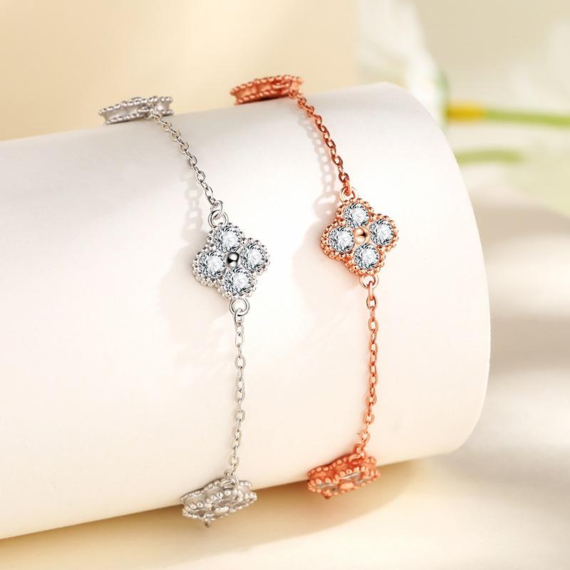 S999 Pure Silver Clover náramek Dámský diamantový lehký luxusní šperk na ruce s menšinovým designem