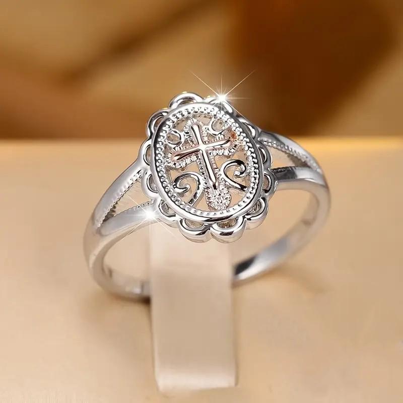 Yun Miao Retro Oval Hollow Two-Tone Cross Ring