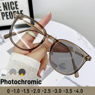 Simple Circular Photochromic Myopia Glasses Anti Blue Light Indoor Outdoor Use Stylish Frame