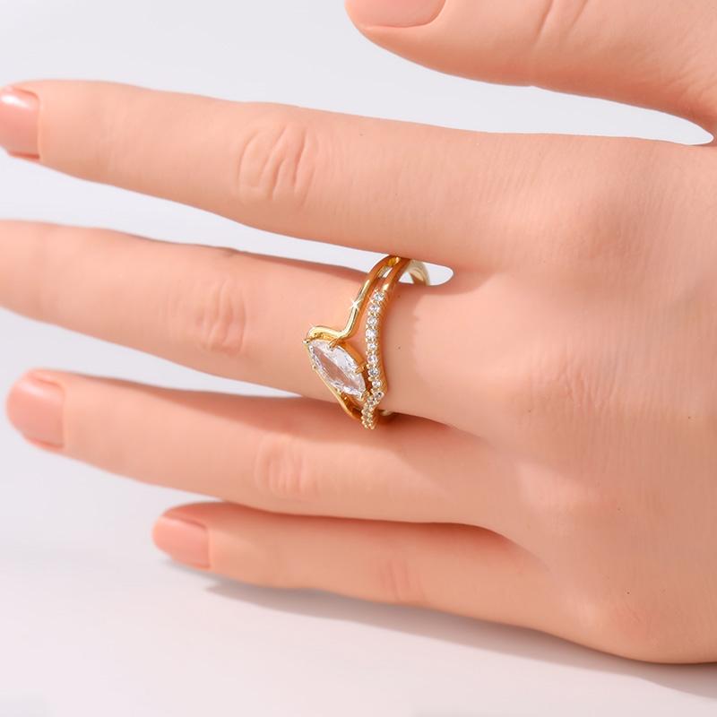Elegant Inlaid White CZ Women's Ring Dazzling Gold Color Geometry Daily Wear Party Jewelry Anniversary Gift